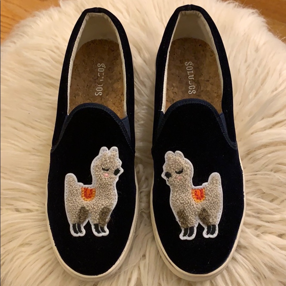 Velvet Llama Slip-ons - SOLUDOS